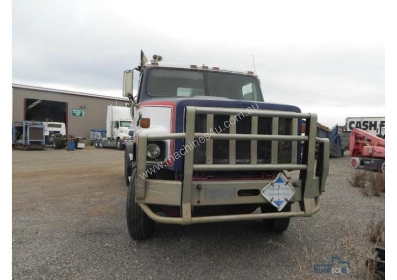 caption International S2600 Primemover Truck