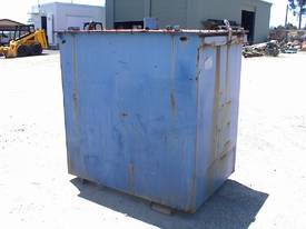 2000L grease pod off service truck - picture1' - Click to enlarge