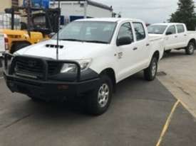 White Toyota Hilux  - picture0' - Click to enlarge
