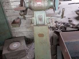 Bench grinder on stand heavy duty 3 phase - picture0' - Click to enlarge