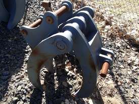 VARIOUS ROO ATTACHMENT Grapple/Grab Attachments - picture0' - Click to enlarge