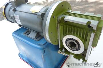 LLOYDS DEALS - .75 KW DC Motor Electric Reduction Gearbox Drive Baldor Motor Type PM3435P Ratio : 14 LLOYDS DEALS - .75 KW DC Motor Electric Reduction Gearbox Drive Baldor Motor Type PM3435P Ratio : 14