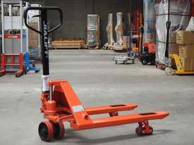 Fork length 900mm short hand pallet truck capacity 2.5t - picture0' - Click to enlarge