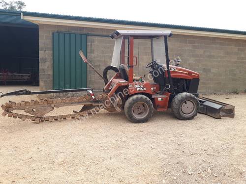 DITCH WITCH RT40 TRENCHER