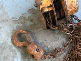 Chain Hoist Block and Tackle 1.5 ton x 6 mtr Drop PWB Anchor Lifting Crane PWB Anchor - picture1' - Click to enlarge