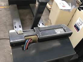 Crown 20GPW2745 Pallet Truck - picture1' - Click to enlarge