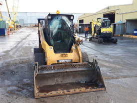 CAT 272C SKIDSTEER - picture0' - Click to enlarge