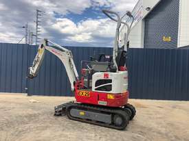 TAKEUCHI TB210R LOW HOUR MINI EXCAVATOR – 958 - picture2' - Click to enlarge