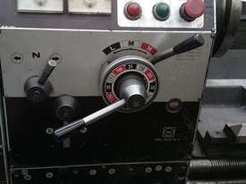 Used manual centre lathe - picture0' - Click to enlarge