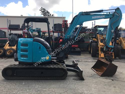 AX55U 2015 5.5 Tonne Excavator Canopy Model with Hydraulic Hitch Piping