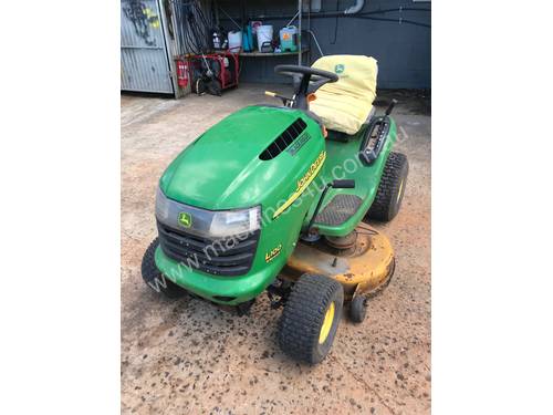 #502112 - John Deere L100 Mower 