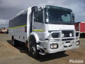 2009 MERCEDES Axor - picture0' - Click to enlarge