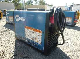 MILLER ELECTRIC MAXSTAR 200DX Welder - picture0' - Click to enlarge