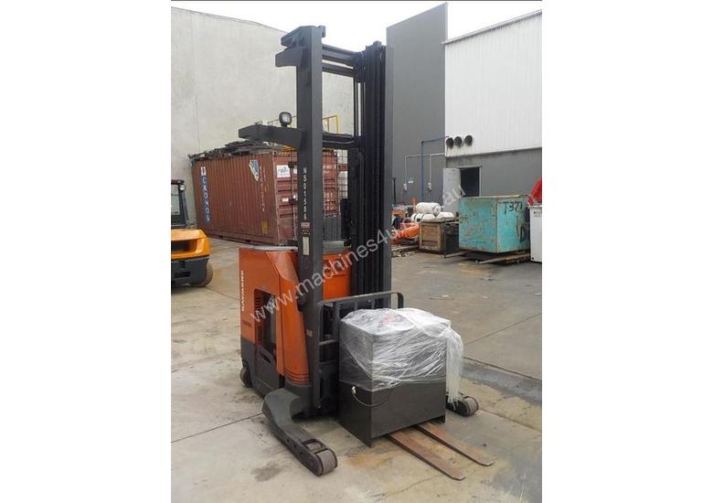 caption Raymond 740 R35TT
