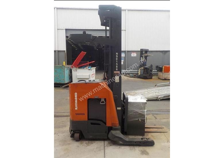caption Raymond 740 R35TT