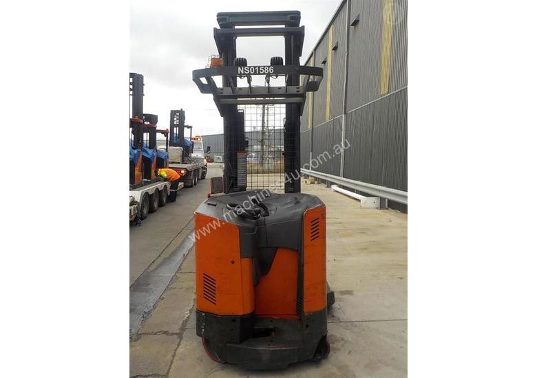 caption Raymond 740 R35TT