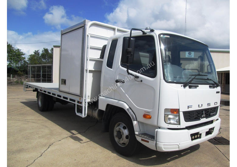 caption Mitsubishi Fighter 1024 Tray Truck