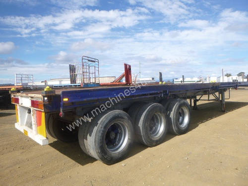 Fruehauf Semi Flat top Trailer