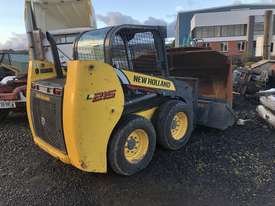 New Holland L215 Skid Steer Loaded - picture0' - Click to enlarge