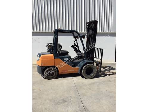 Toyota 3.0 Ton LPG Forklift in good condition located in Brisbane