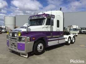 2010 Freightliner Century Class CST120 - picture2' - Click to enlarge