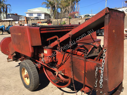 New Holland 317 Square Baler Hay/Forage Equip