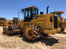 CAT 815F2 Compactor  - picture2' - Click to enlarge