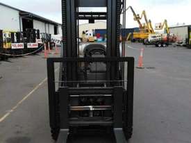 Used Nissan 3.0T LPG Forklift - picture0' - Click to enlarge
