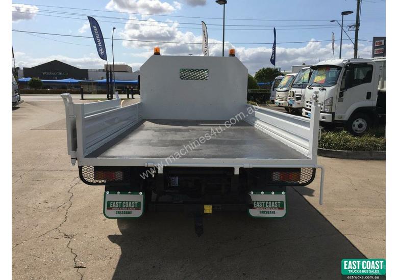 caption 2013 ISUZU NPR 275 Tipper