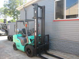 Mitsubishi 2.55 ton LPG Used Forklift  #1499 - picture0' - Click to enlarge