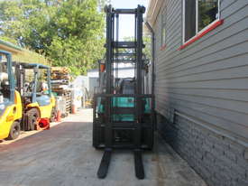 Mitsubishi 2.55 ton LPG Used Forklift  #1499 - picture1' - Click to enlarge