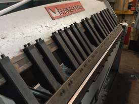 USED - Metalmaster  -Panbrake - 2.5m x 2.5mm - PB-825A DEMO machine  - picture1' - Click to enlarge