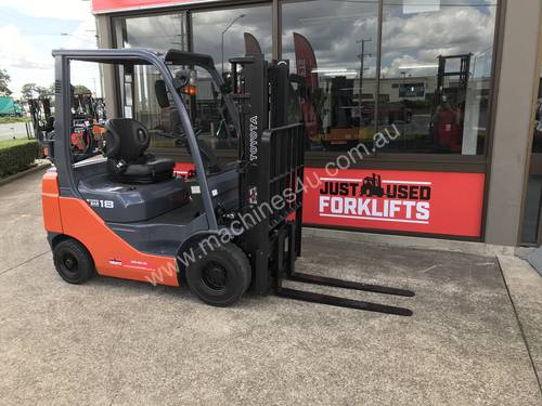  32- 8 FG1.8, 4 WHEEL COUNTER BALANCED FORKLIFT CONTAINER FRIENDLY