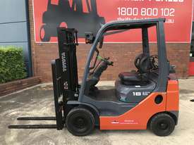  32- 8 FG1.8, 4 WHEEL COUNTER BALANCED FORKLIFT CONTAINER FRIENDLY - picture0' - Click to enlarge