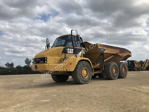 Caterpillar 725 Dump Truck 