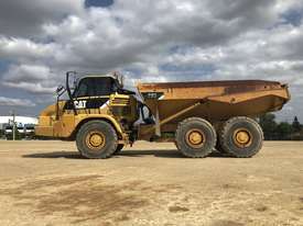 Caterpillar 725 Dump Truck  - picture0' - Click to enlarge