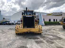 Caterpillar 815F Compactor - picture2' - Click to enlarge