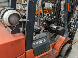 Gas Forklift - Toyota - 3150kgs - picture1' - Click to enlarge