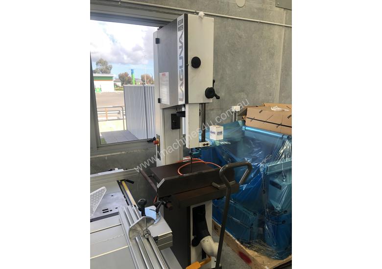 Used 2004 laguna Resaw Bandsaw Laguna Resaw Master Wood bandsaw in
