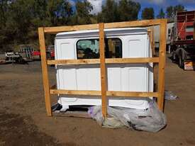 WESTERN STAR 4900 Cab/Canopy Parts - picture2' - Click to enlarge