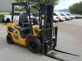 CAT 2.5T LPG Forklift with 3-Stage Mast - picture0' - Click to enlarge