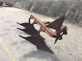 International (IH) A1-41 Mouldboard Plough Tillage Equip - picture0' - Click to enlarge