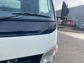 Fuso Canter Pantech Truck - picture2' - Click to enlarge