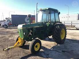 John Deere 3140 Cab 2WD - picture1' - Click to enlarge