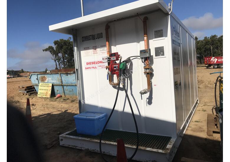 caption PFS 17 PORTABLE FUEL STATION (PFS) TANKS