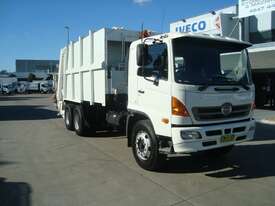 Hino 2628 FM1J Compactor - picture0' - Click to enlarge