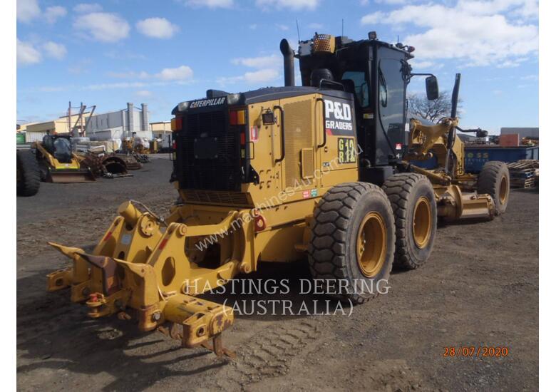 caption CATERPILLAR 140M Motor Graders