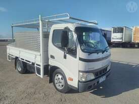 Hino Dutro - picture0' - Click to enlarge