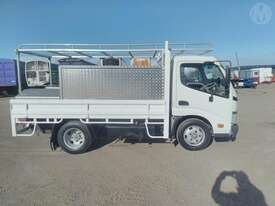 Hino Dutro - picture0' - Click to enlarge