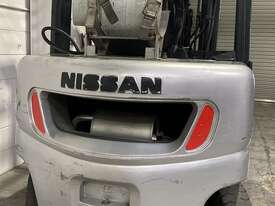 Nissan 2.5 ton LPG  5.5M Lift Height - picture1' - Click to enlarge